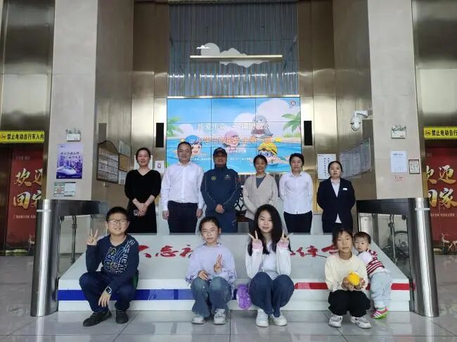 0630兴铁置业公司“红管家”青年突击队.jpg