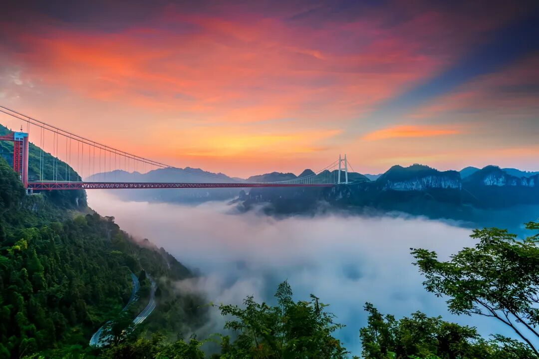20260804745353.jpg 0804践服务三湘之诺 铸轨道先行之魂 ——写在观看湖南轨道集团《不忘初心、砥砺前行》思政课之后5.jpg