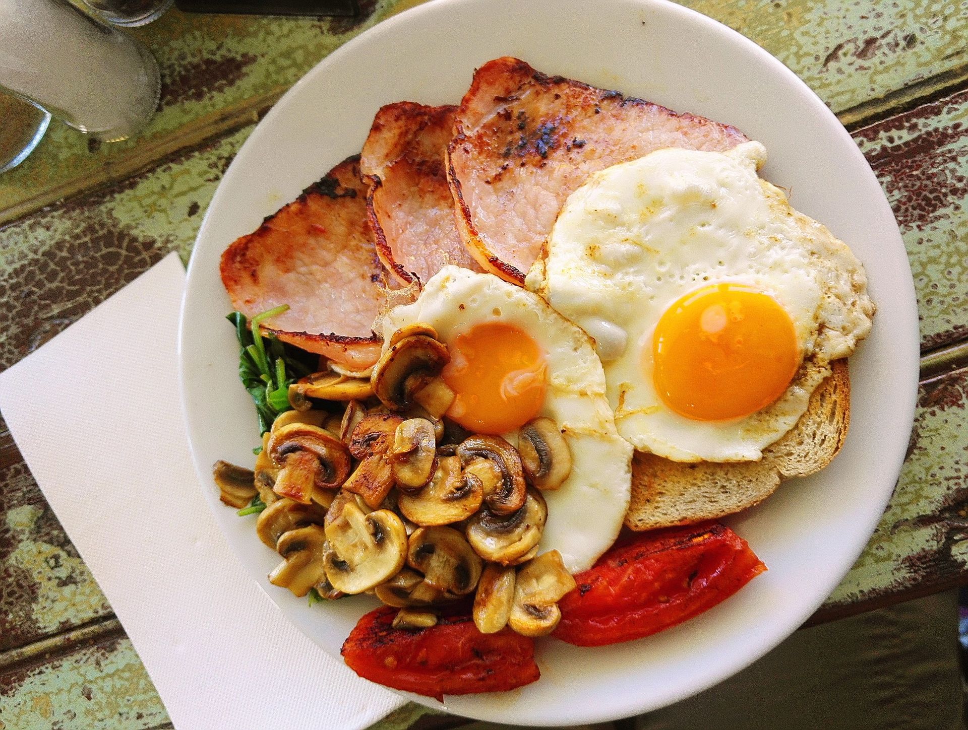 3 Healthy Breakfast Ideas with Bacon - Simple Dieter